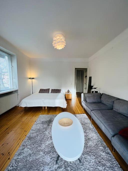 Entire Apartment Стокгольм Экстерьер фото