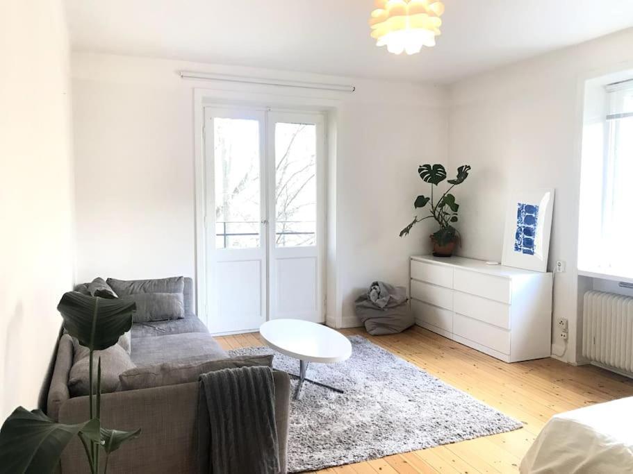 Entire Apartment Стокгольм Экстерьер фото